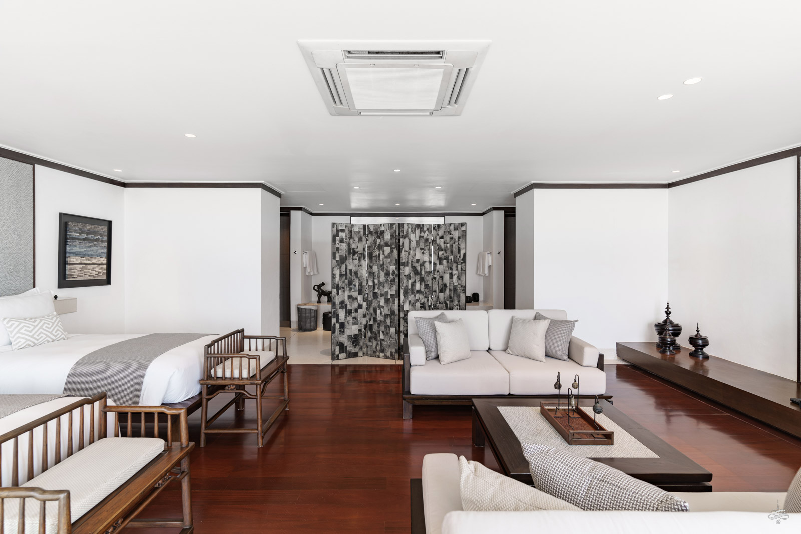 Pool Suite 2 - Bathroom 1