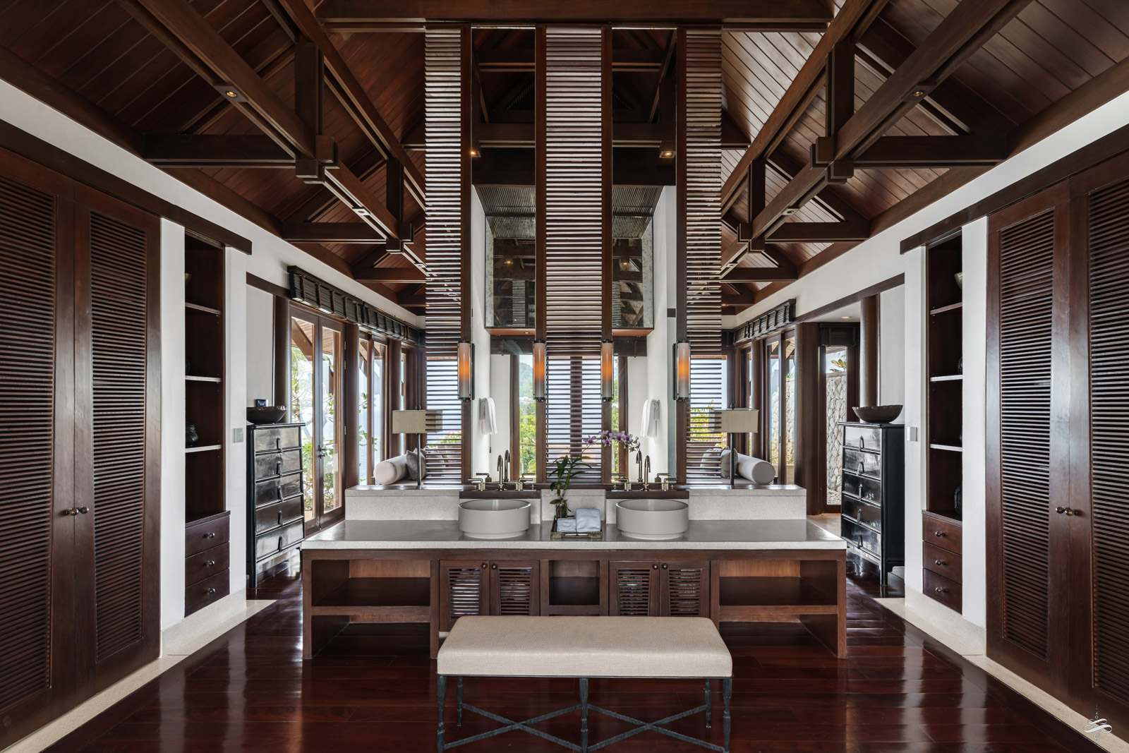 Master Suite 2 - Bathroom 1